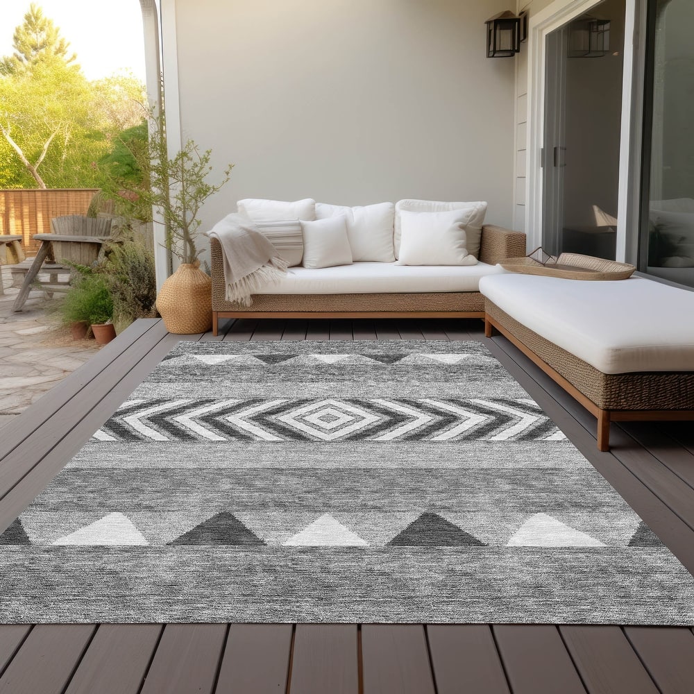 Machine Washable Indoor/ Outdoor Global Boho Chantille Rug