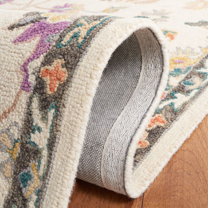 SAFAVIEH Handmade Blossom Jacoba Floral Wool Rug