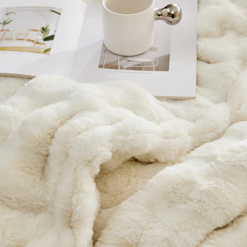 Chunky Bunny® on a Snowday - Coma Inducer® Oversized Comforter Set - Chunky Bunny® Reverse - Fluffy White