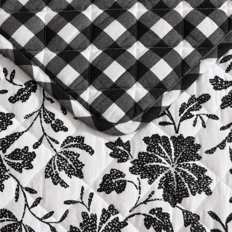 Eddie Bauer Woodblock Floral Flannel Black Quilt Set
