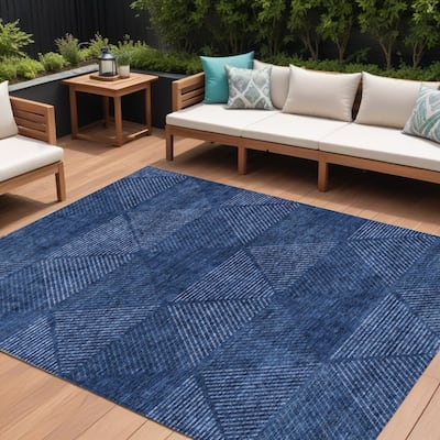 HomeRoots Geometric Transitional Rectangle Outdoor Rug