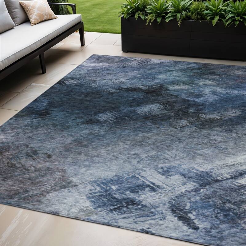 HomeRoots Abstract Transitional Rectangle Outdoor Rug - 5' X 8'