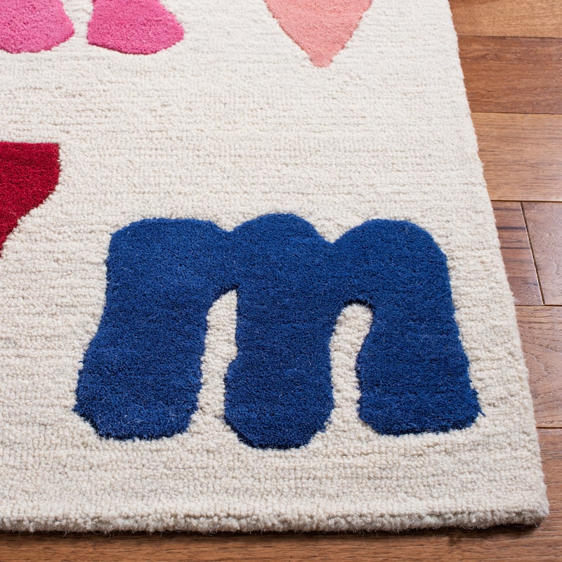 SAFAVIEH Handmade Kids Regiene Wool Rug