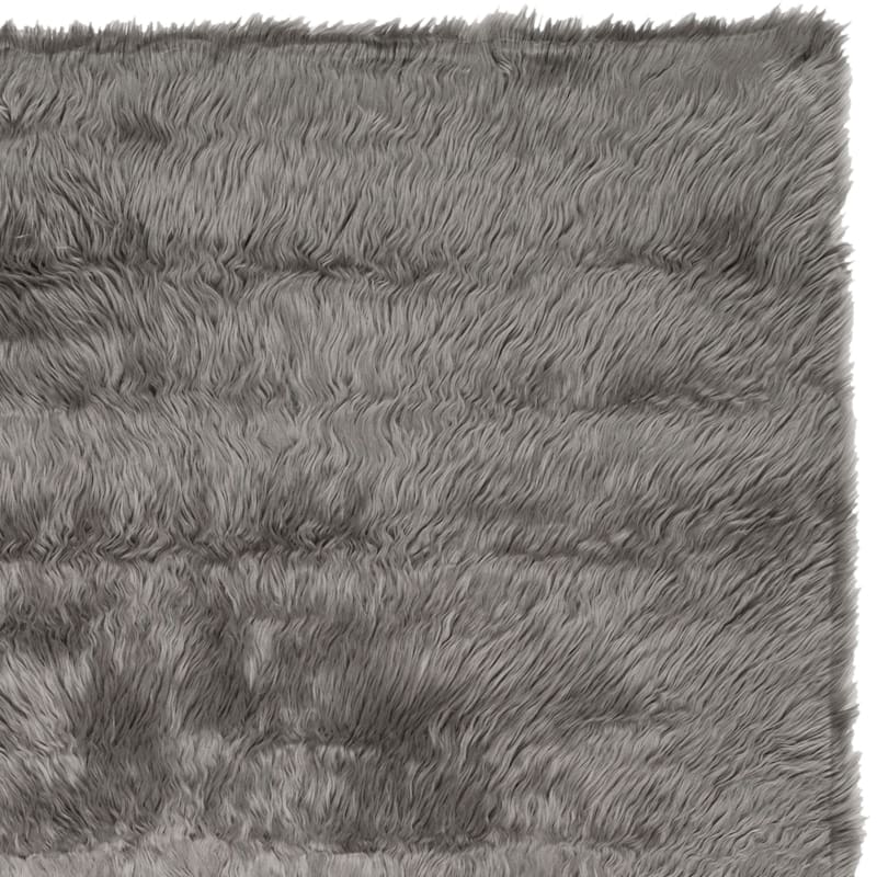 SAFAVIEH, Faux Sheep Idith Shona 2.4-inch Thick Rug