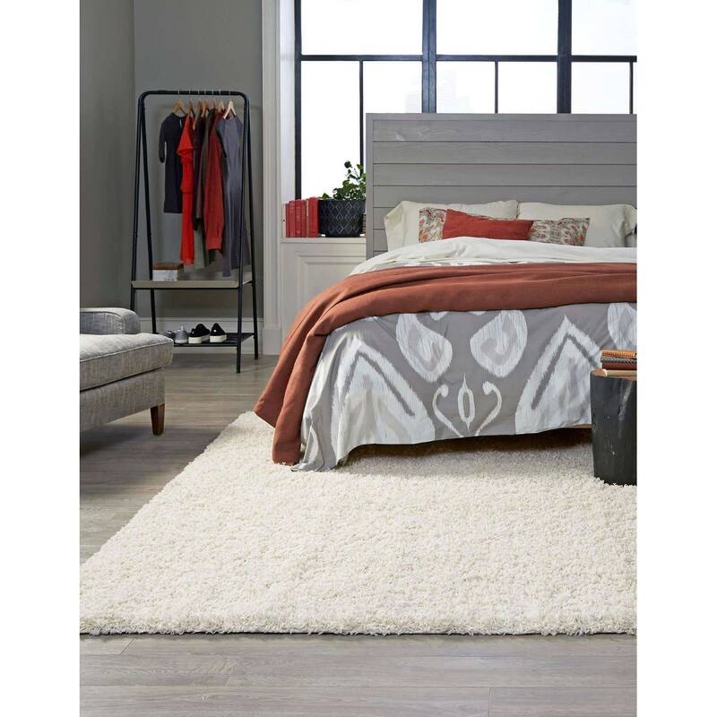 Shag Laurian Collection Area Rug