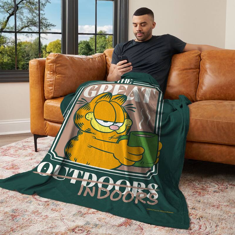 Nickelodeon Garfield Silk Touch Throw Blanket