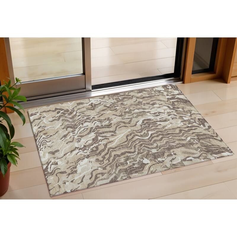 HomeRoots Abstract Transitional Rectangle Outdoor Rug - 3' x 5'