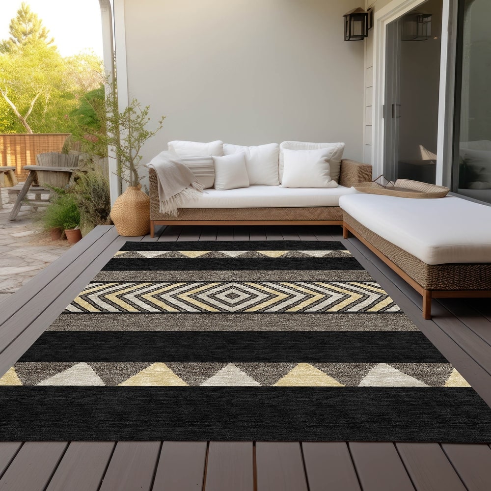 Machine Washable Indoor/ Outdoor Global Boho Chantille Rug