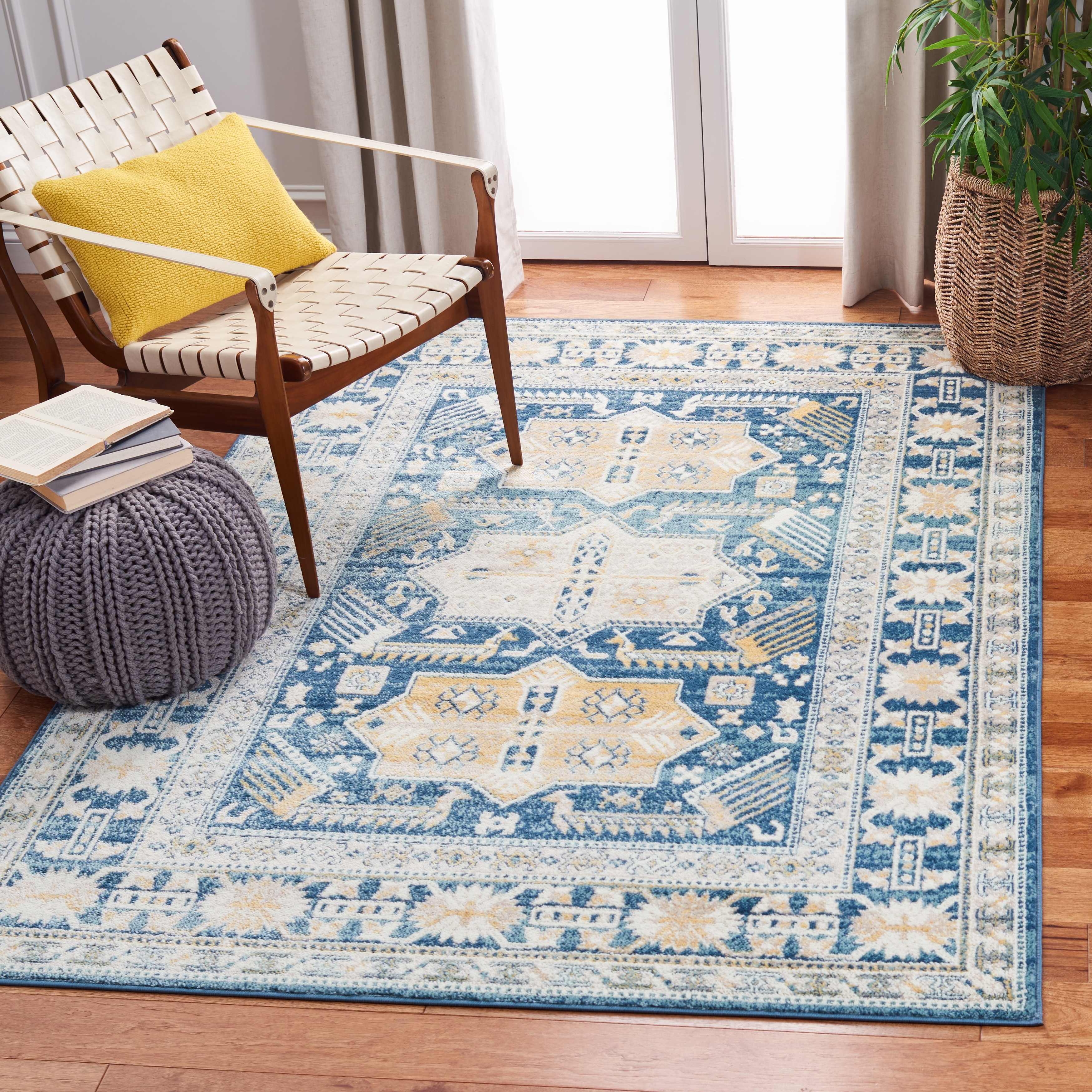 SAFAVIEH Skyler Deschka Boho Distressed Rug - Beige/Navy - 5'5" x 7'7"