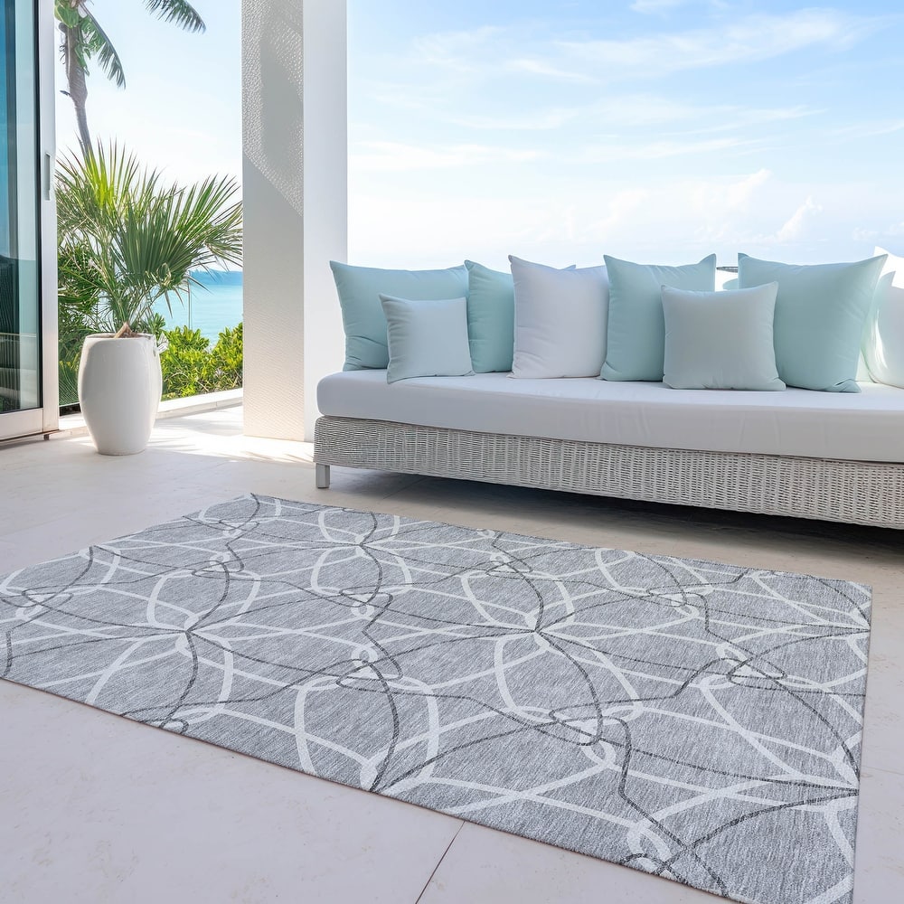 Machine Washable Indoor/ Outdoor Abstract Prism Chantille Rug