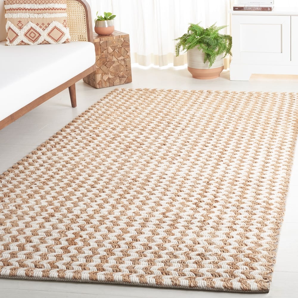 SAFAVIEH Handmade Natural Fiber Gertraute Farmhouse Chevron Jute Rug