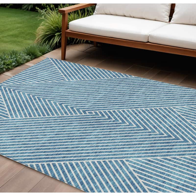 HomeRoots Geometric Transitional Rectangle Outdoor Rug - 9' X 12'