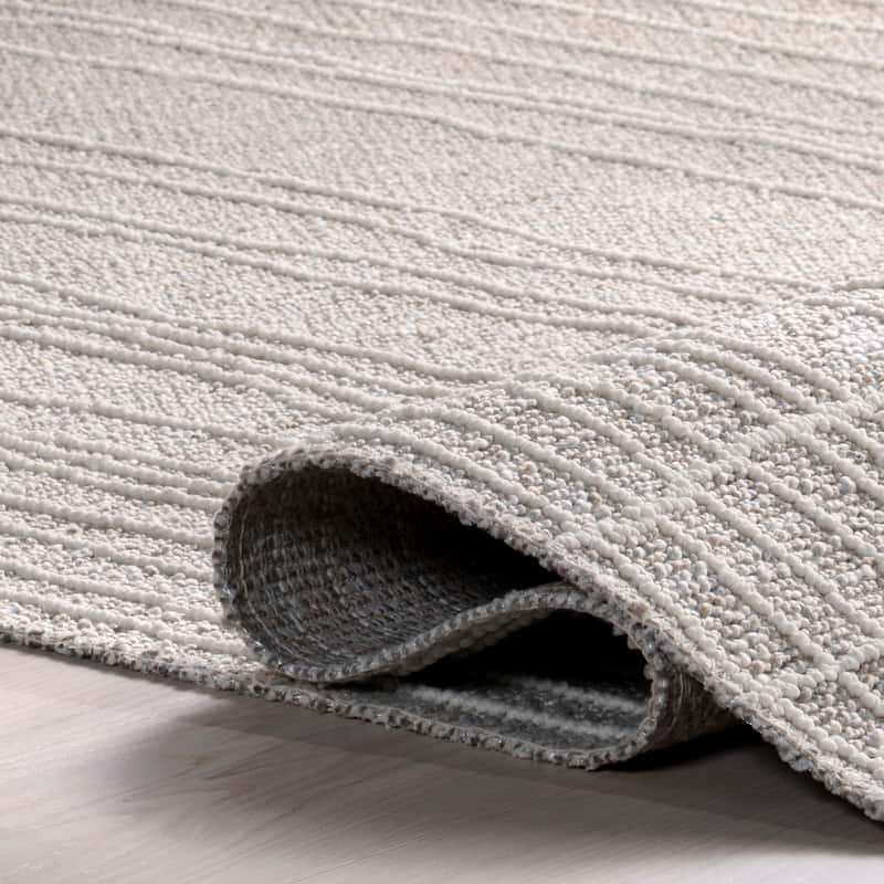 Nuloom Cortney Casual Wavy Striped Area Rug