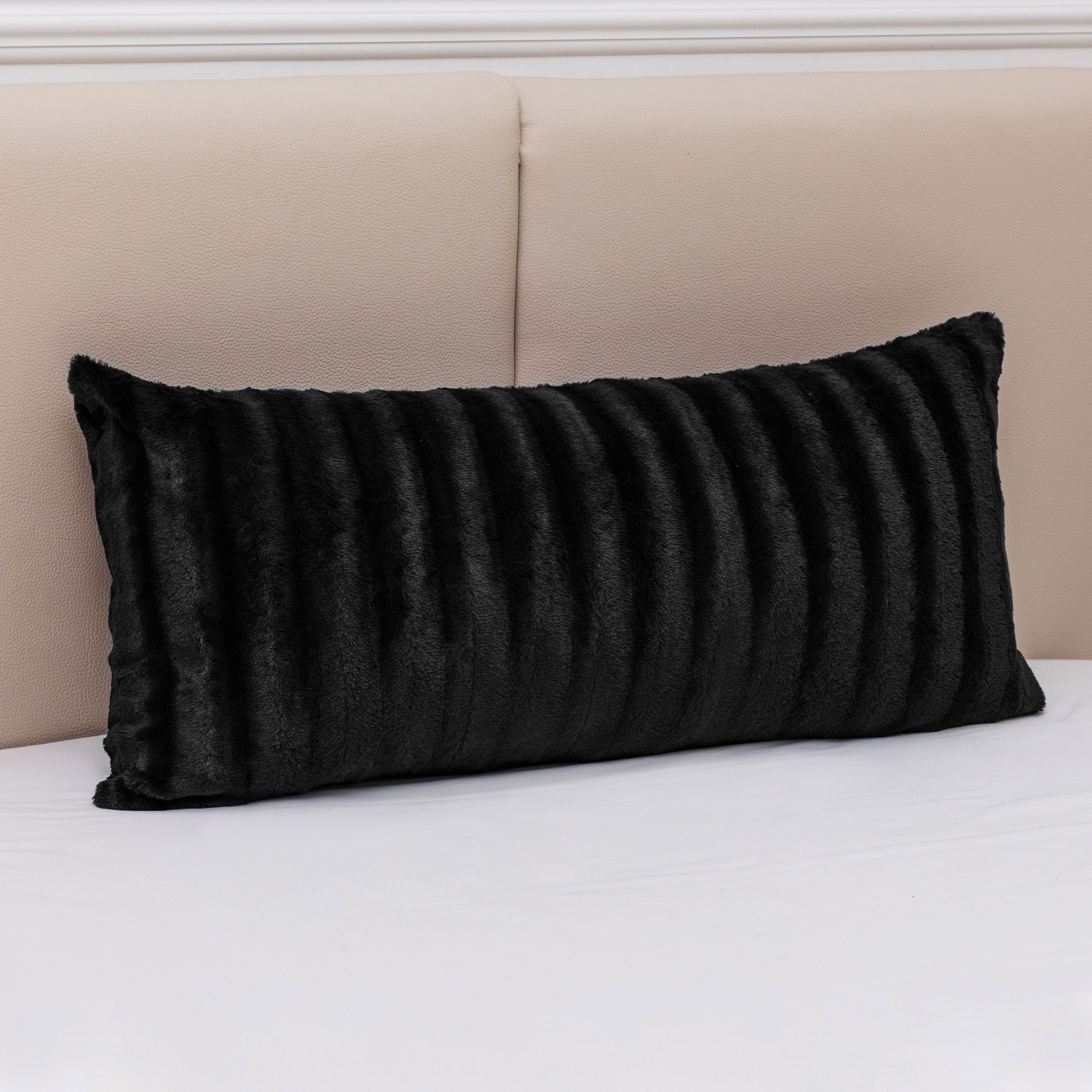Cheer Collection Faux Fur Pillows - Decorative Throw Pillows for Couch &  Bed - Machine Washable - 20 x 20 - Black (Set of 2)