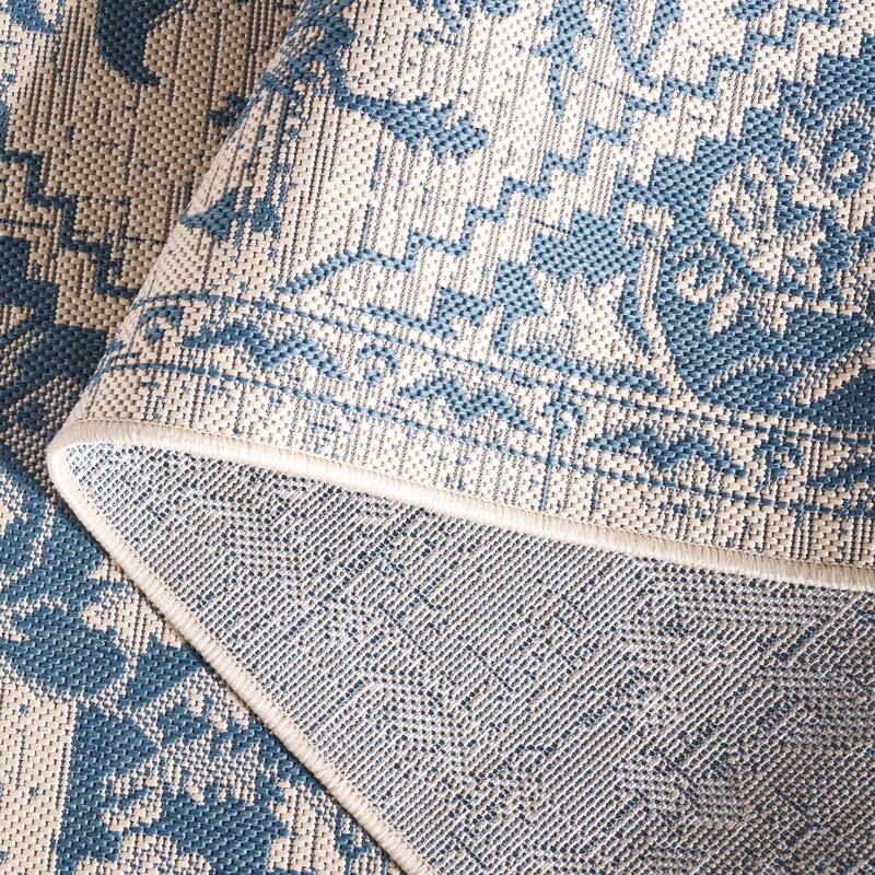 SAFAVIEH Courtyard Theoni Casual Rug