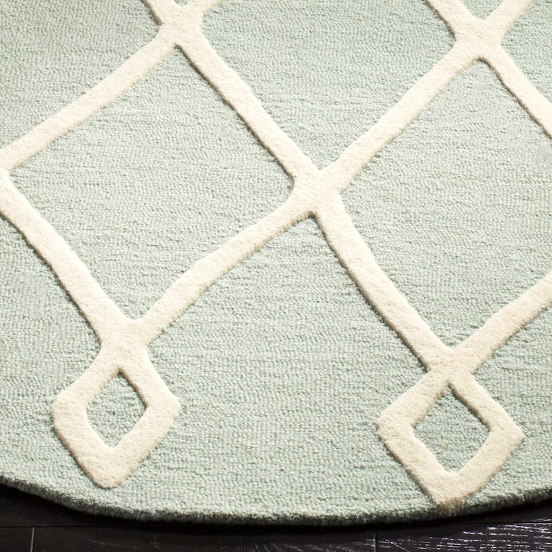 SAFAVIEH Handmade Kids Shyanne Wool Rug