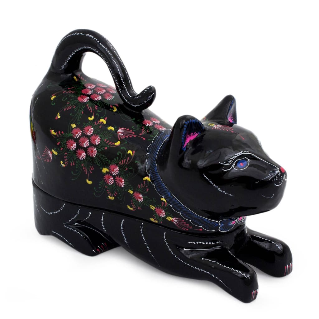 Handmade 'Kitty Cat Happiness' Lacquered Wood Box (Thailand) - 4.7" x 4.5"