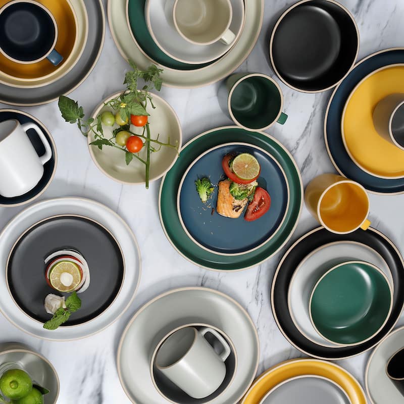 Gibson Home Zuma 16 Piece Stoneware Plates, Bowls, & Mugs Dinnerware Set - Matte White