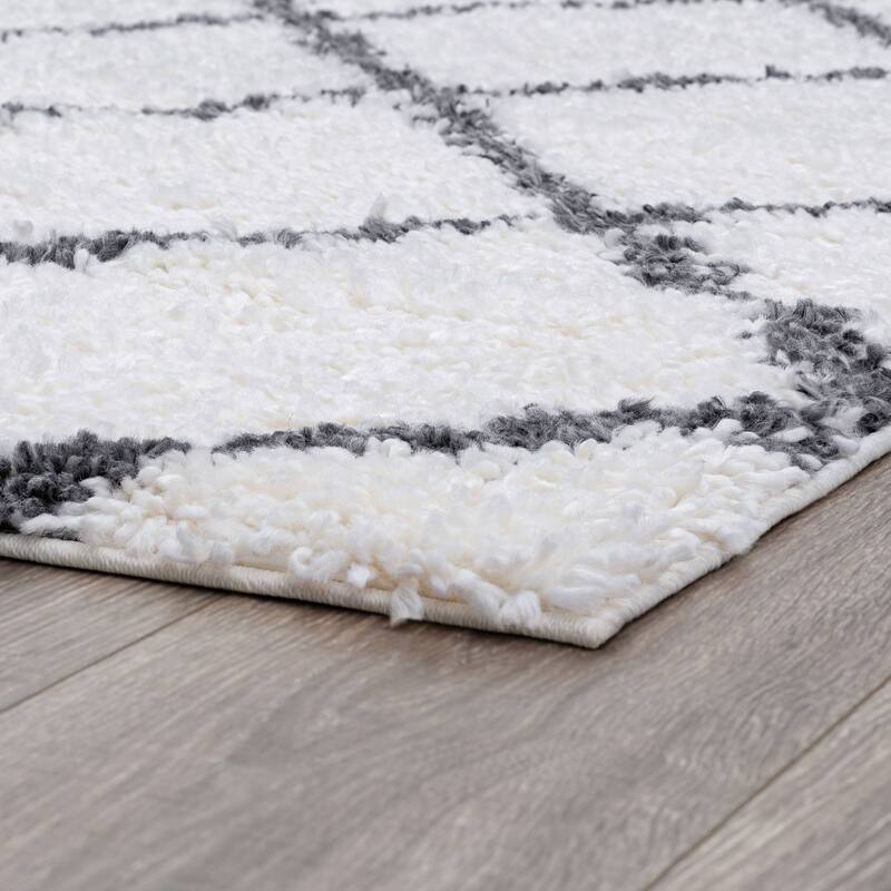 Sohni Shag Farmhouse Diamond Indoor Area Rug