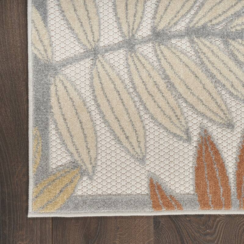 HomeRoots Contemporary Rectangle Outdoor Rug - 4' X 6'
