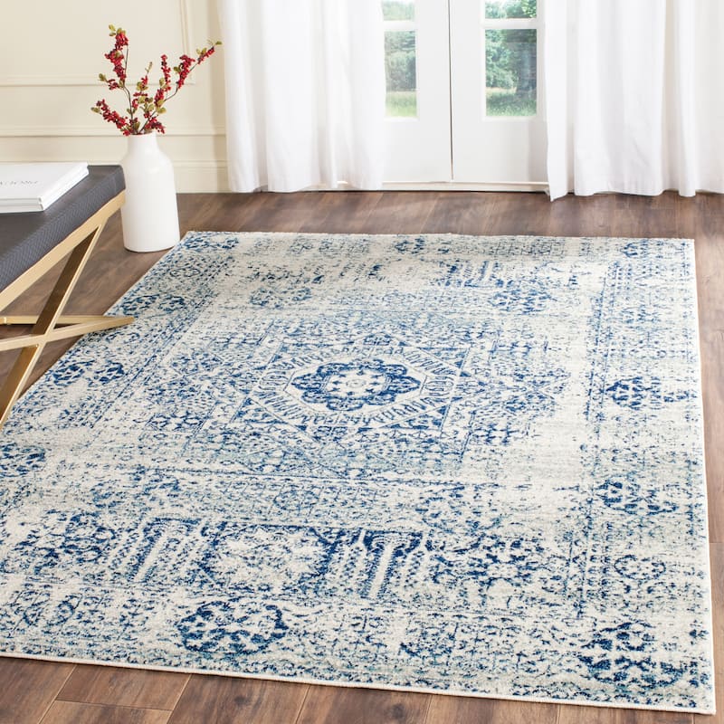 SAFAVIEH Evoke Gioia Vintage Boho Medallion Distressed Rug - 3' x 5' - Ivory/Blue