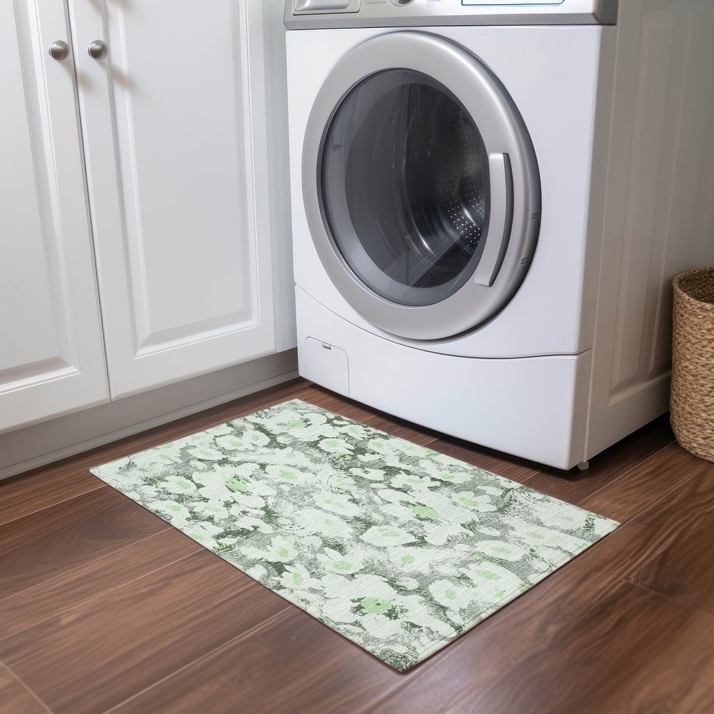 Machine Washable Indoor/ Outdoor Modern Daisy Chantille Rug