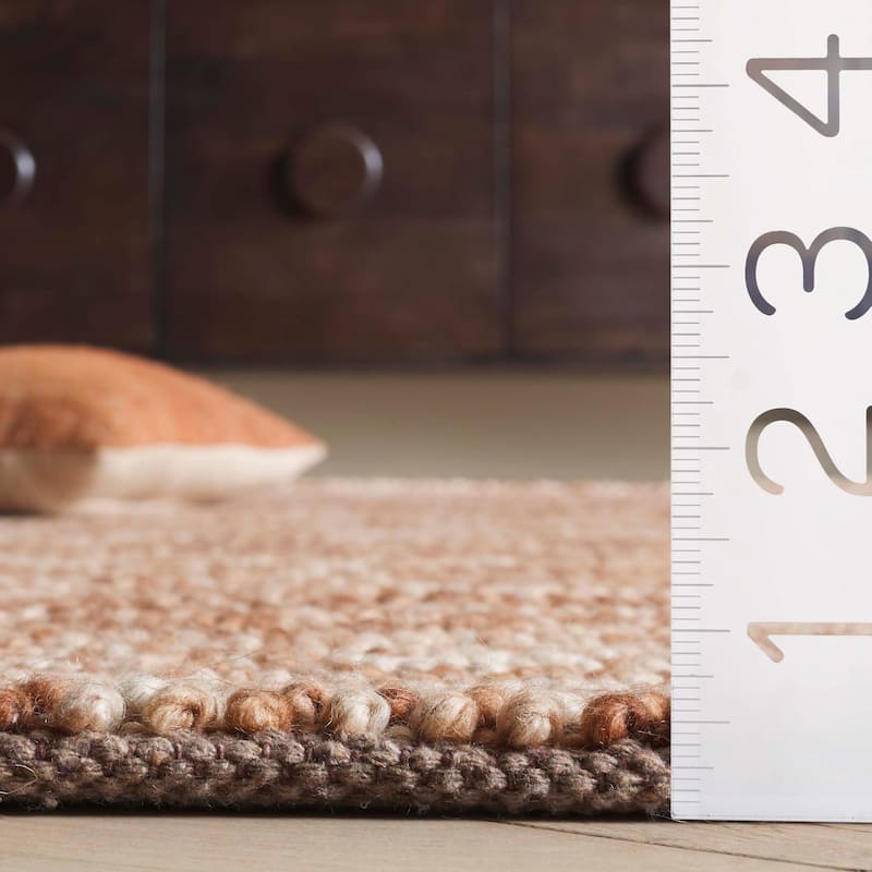 SAFAVIEH Handmade Natura Eduina New Zealand Wool Rug