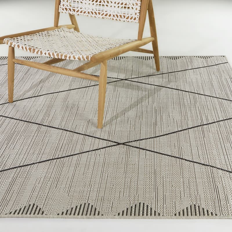 Calderon Recycled Moroccan Indoor/Outdoor Area Rug