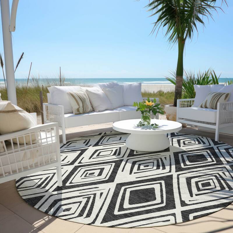 Machine Washable Indoor/ Outdoor Chantille Ombre Diamonds Rug - Ivory - 8' x 8'