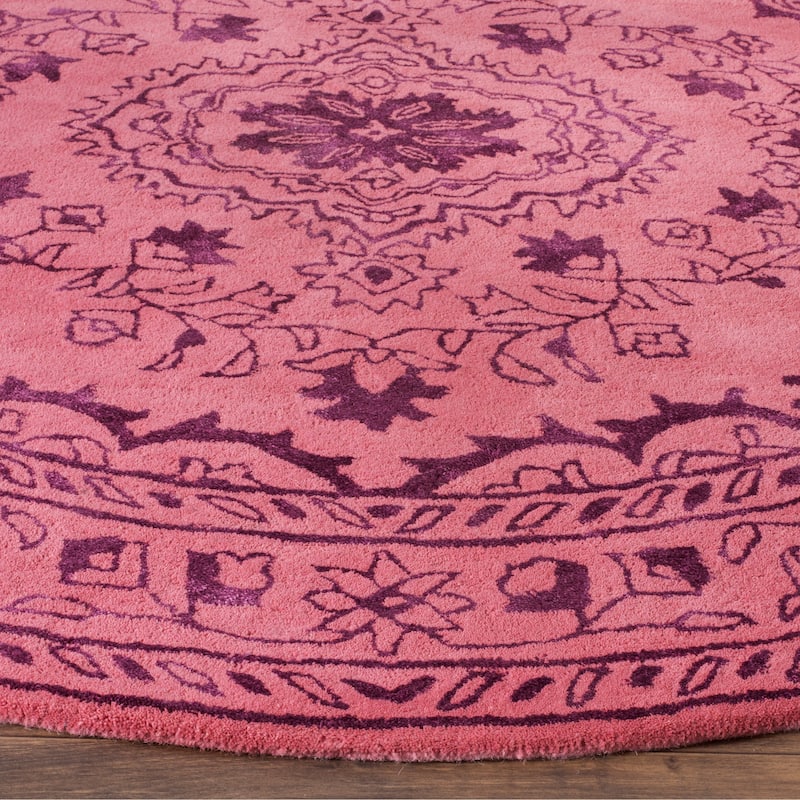 SAFAVIEH Handmade Glamour Gudmundina Modern Viscose Rug