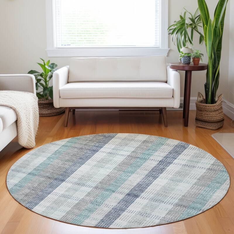 Machine Washable Indoor/ Outdoor Modern Plaid Chantille Rug