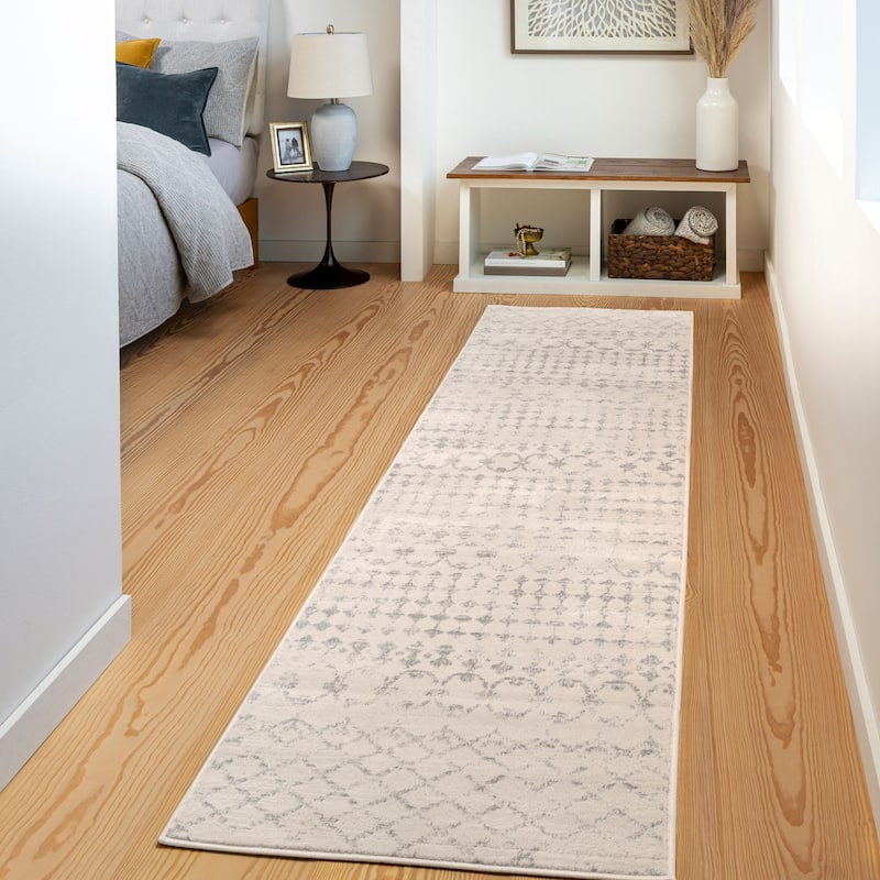 Livabliss Vintage Roma Medallion Area Rug - 2'7" x 10' - Beige
