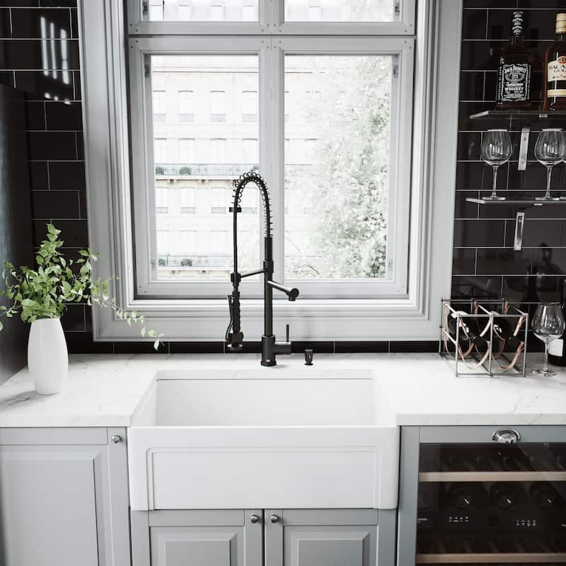 VIGO Zurich 27" H Single Handle Pull-Down Sprayer Kitchen Faucet
