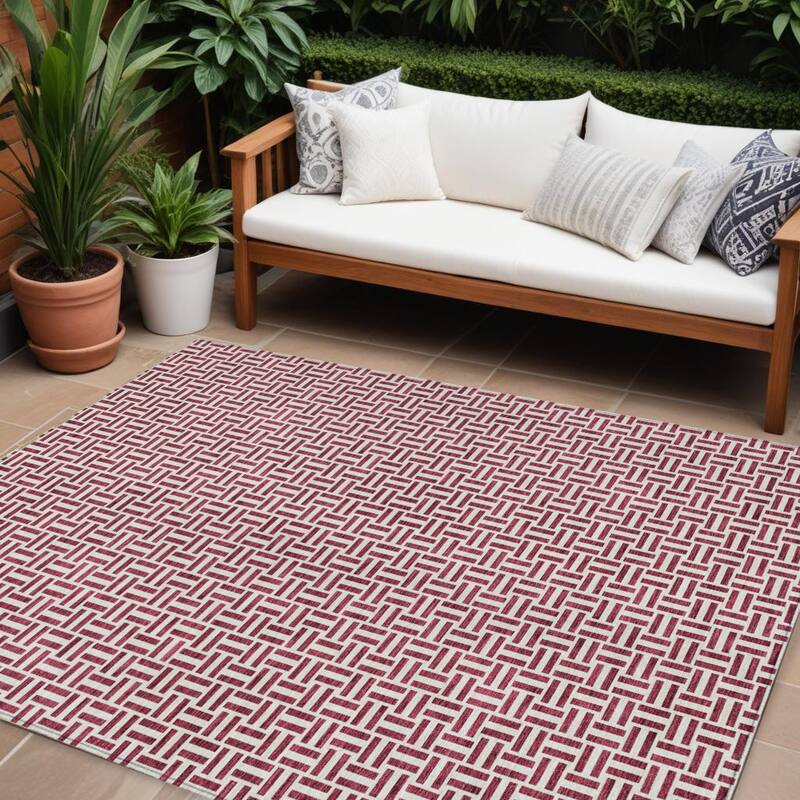 HomeRoots Geometric Transitional Rectangle Outdoor Rug - 8' X 10'