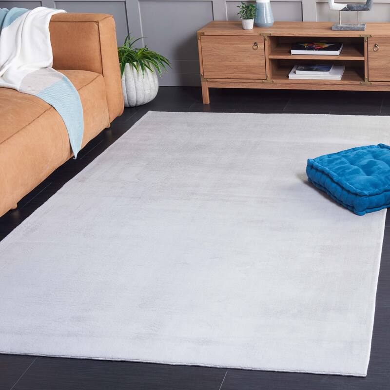 SAFAVIEH Faux Rabbit Fur Vezia Machine Washable Slip Resistant Nanami - 4' x 6' - Silver - Rectangle