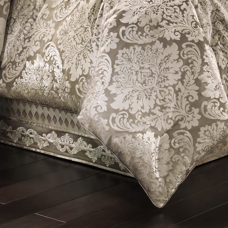 J. Queen New York Bel Air Sand Comforter Set - King