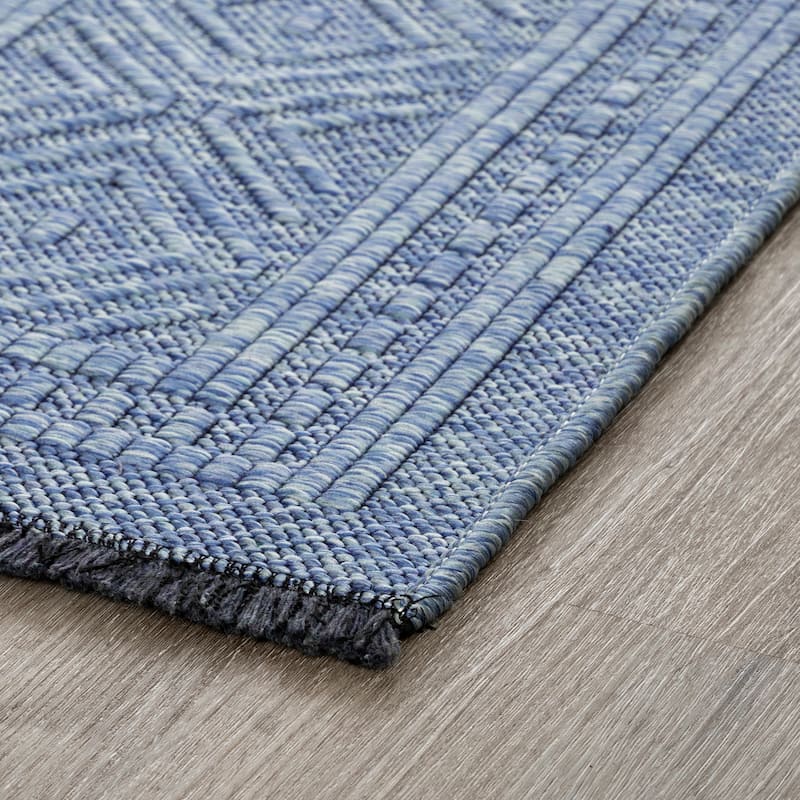 Alameda Solid Color Medallion Machine Washable Indoor Area Rug