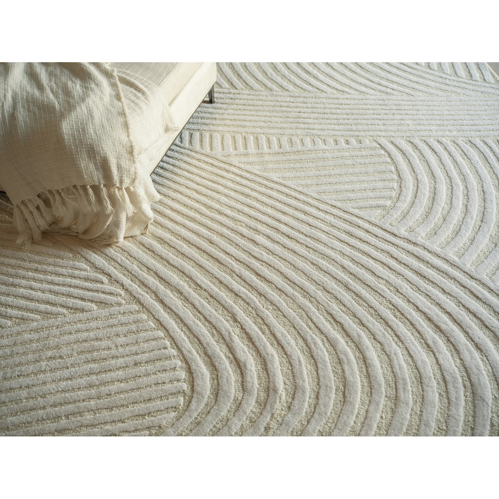 Entro Handmade New Zealand Wool Cream/Ivory Area Rug.