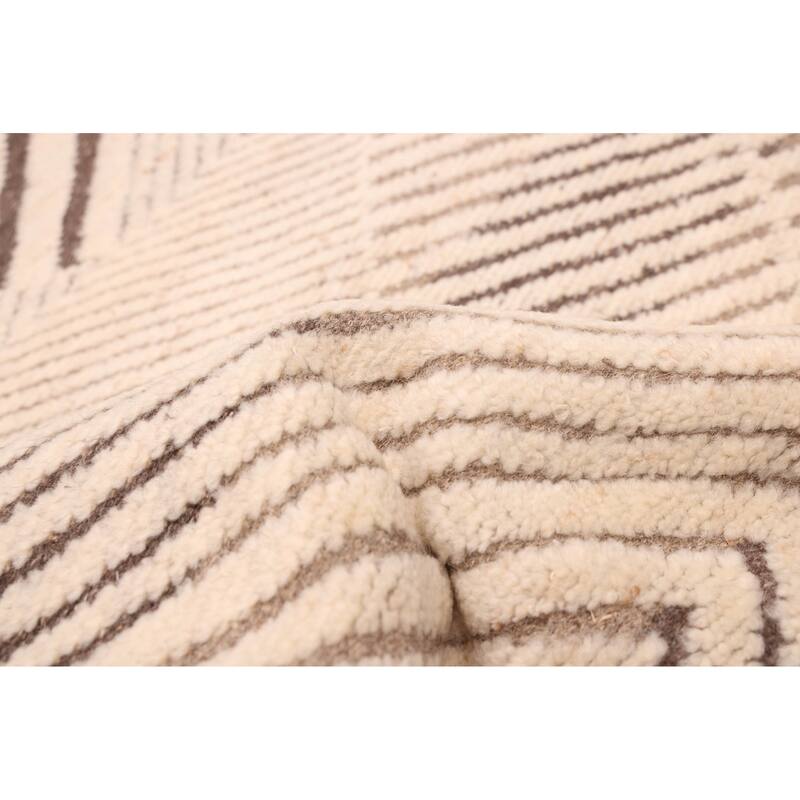 ECARPETGALLERY Hand-knotted Tangier Cream Wool Rug - 5'7 x 8'8