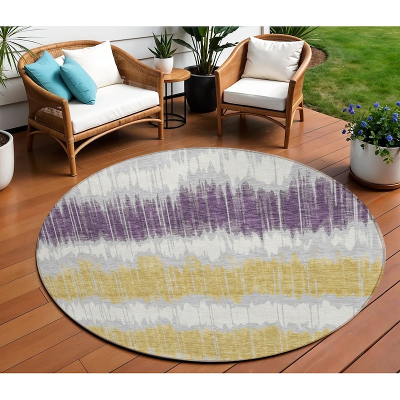 HomeRoots Striped Transitional Rectangle Outdoor Rug - 8' Round