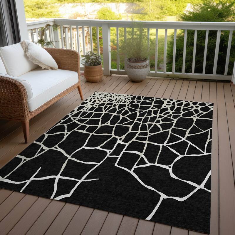 Machine Washable Indoor/ Outdoor Abstract Webby Chantille Rug