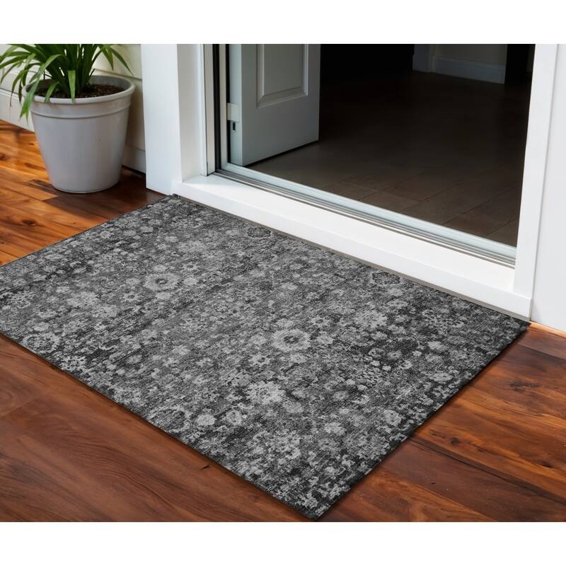 HomeRoots Oriental Traditional Rectangle Outdoor Rug - 3' x 5'