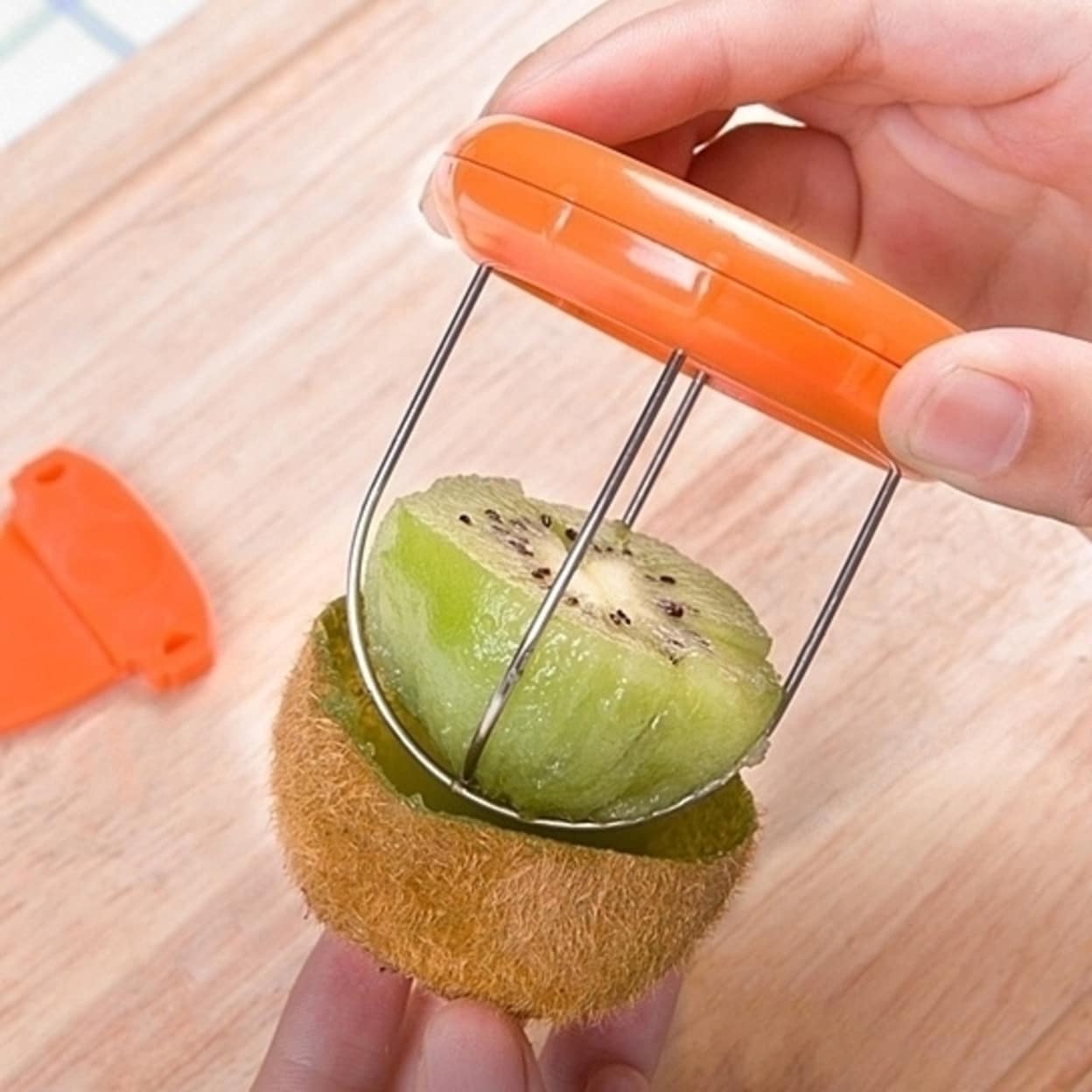 Fruit Kiwi Cutter Device Cut Digging Core Twister Slicer Kitchen