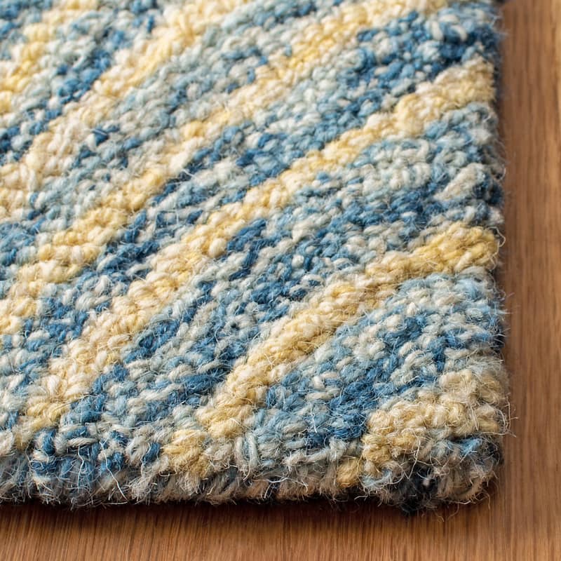 SAFAVIEH Handmade Micro-Loop Mackenzie Modern Wool Rug