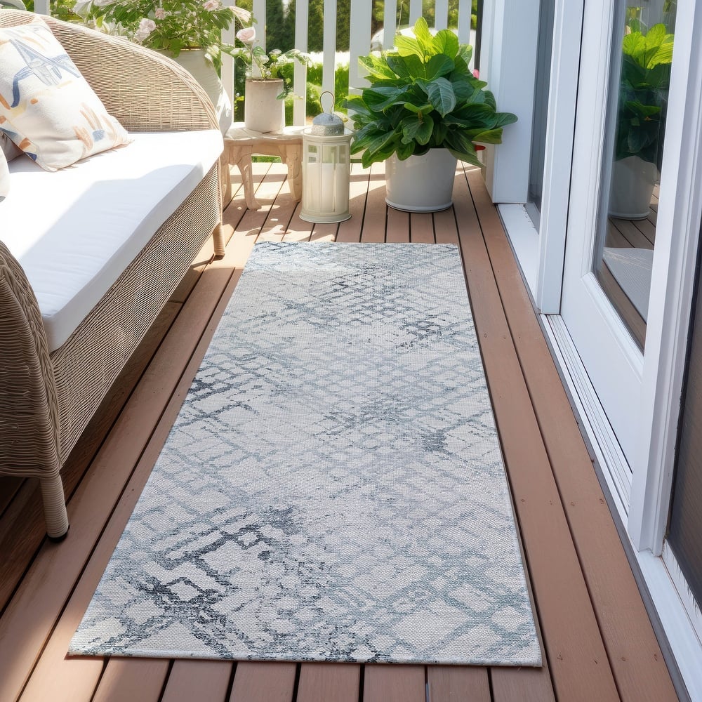 Machine Washable Indoor/ Outdoor Chantille Distressed Trellis Rug