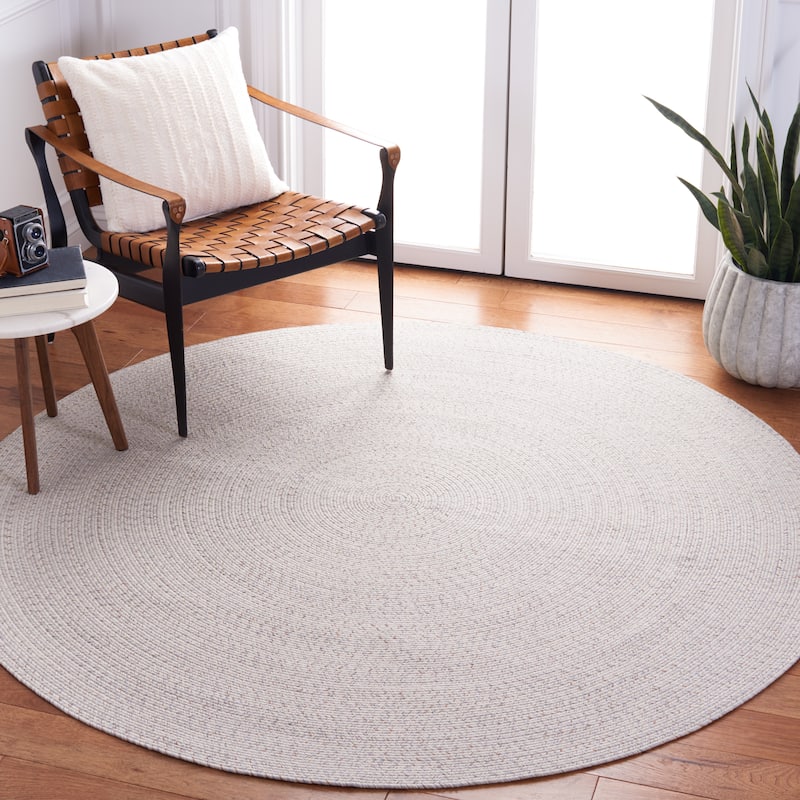 SAFAVIEH Handmade Braided Sakineh Casual Rug