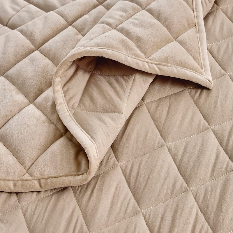 Pointehaven Heavy-Weight Oversized Diamond Design Velvet Quilt Sets