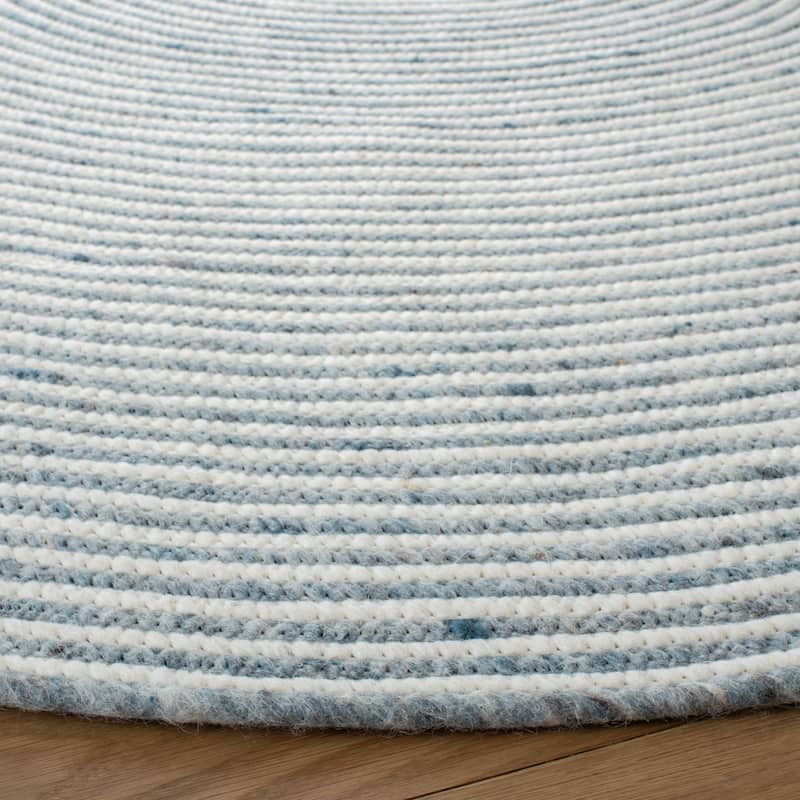 SAFAVIEH, Handmade Braided Bahrie Wool Rug