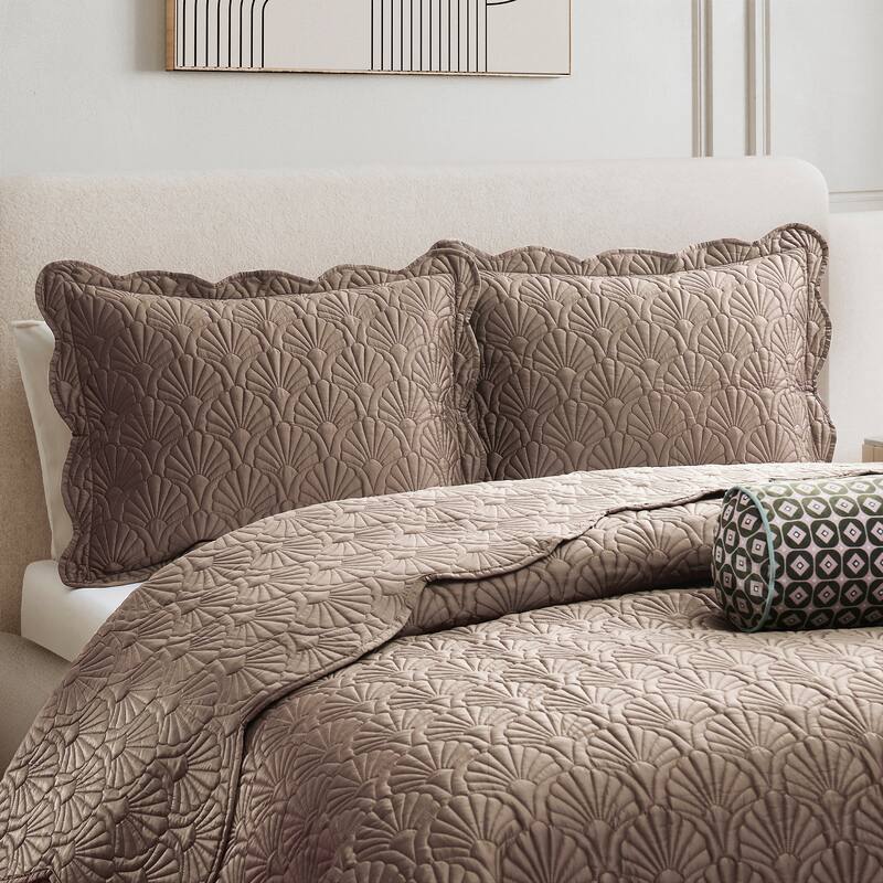 Ted Baker Deco Shell Quilt Set