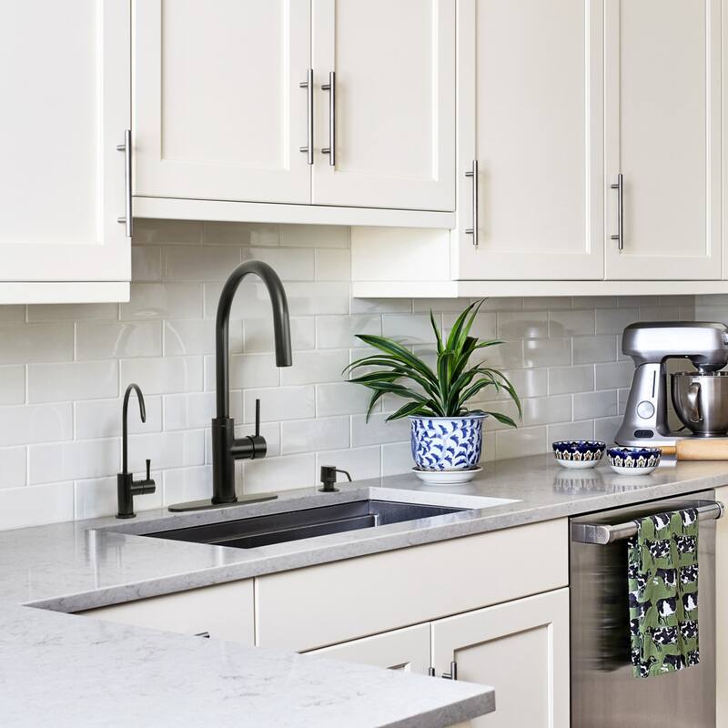 One-Handle Pull-Down Kitchen Faucet with Deck Plate